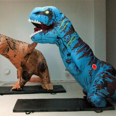 Dino yoga 